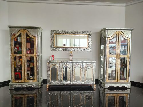 Furniture Kaca dan Cermin